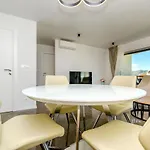 Crystal Luxury Apartament