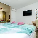 Crystal Luxury Apartament *